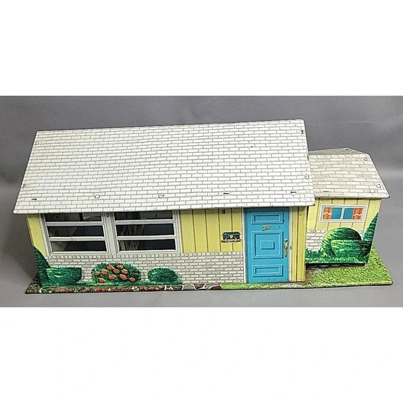 Vintage Tin Litho Ranch Style Metal Dollhouse T Cohn 1950 Furniture Pool READ - Picture 12 of 16